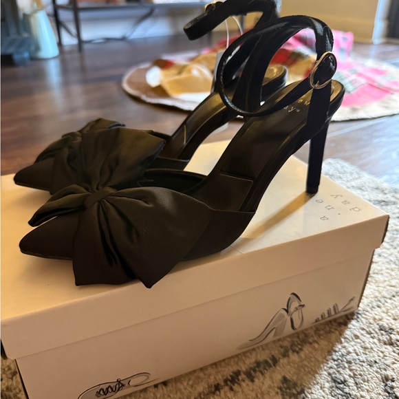 A New Day Women's Black Bow Heels - Picture 2 of 5